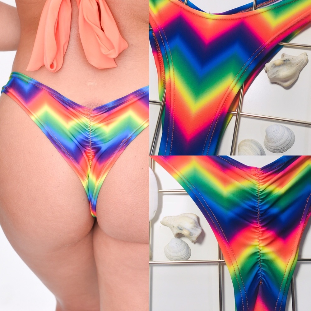 Bikini Bottom ZigZag Rainbows Scrunch